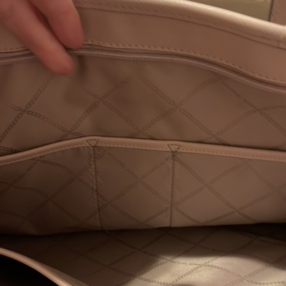 NWOT MK LARGE TOTE - Picture 8 of 9